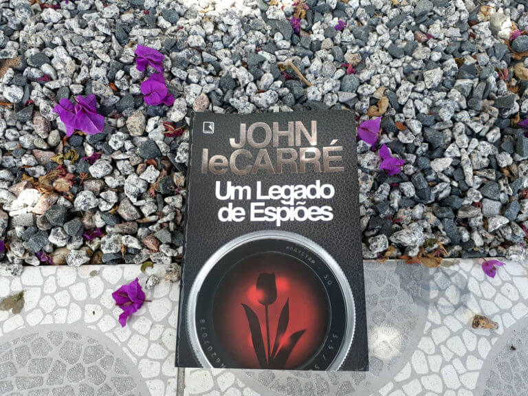 Remorso e nostalgia marcam “Um legado de espiões”, de John Le Carré