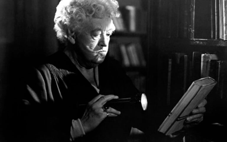 Bibliotecária fã de Miss Marple resolve mistério de 41 anos