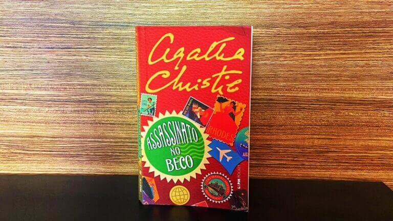 AGATHA CHRISTIE | Assassinato no Beco, a coletânea de contos com Poirot